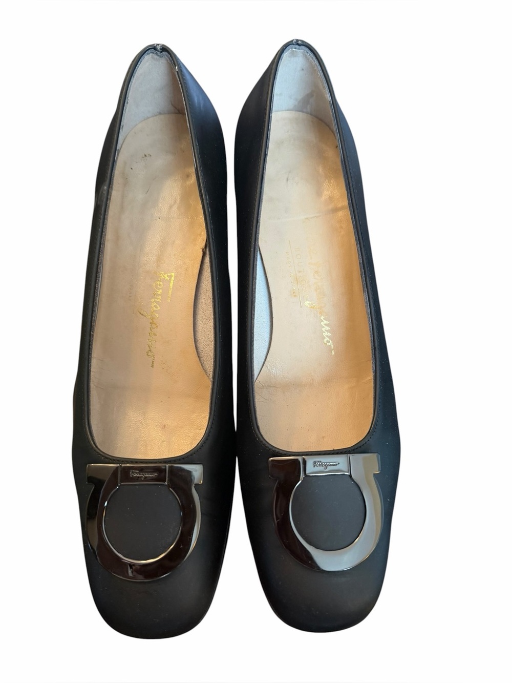 Salvatore Ferragamo Black Leather Gancini Pumps Size 6C old money